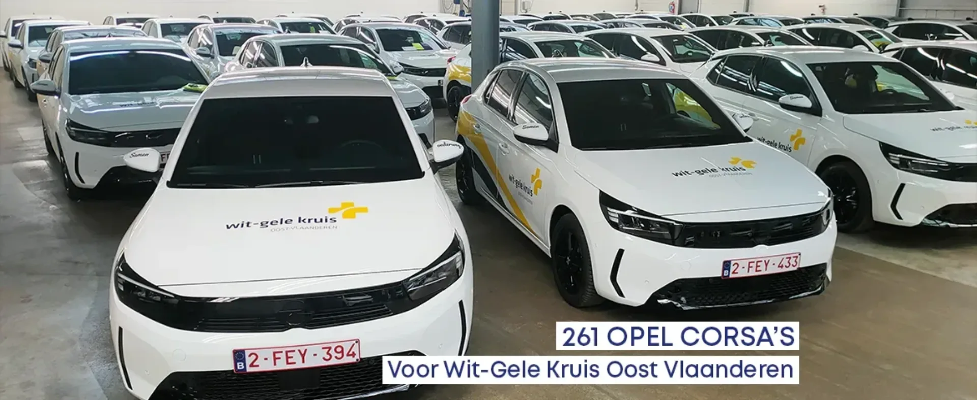 Banner Levering Wit Gele Kruis Opel Corsa